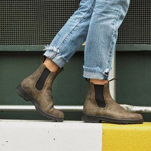 BLUNDSTONE | Women's High Top Boots in Rustic Brown #1351